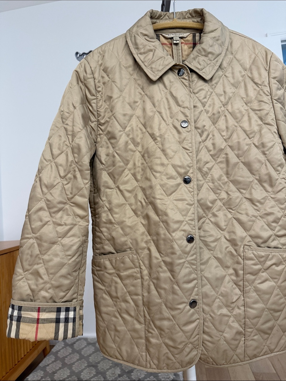 Burberry Quilted Women's Jacket. Size S. tan beige - Picture 4 of 8